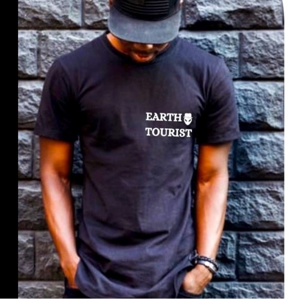 Earth Tourist tshirt white or black